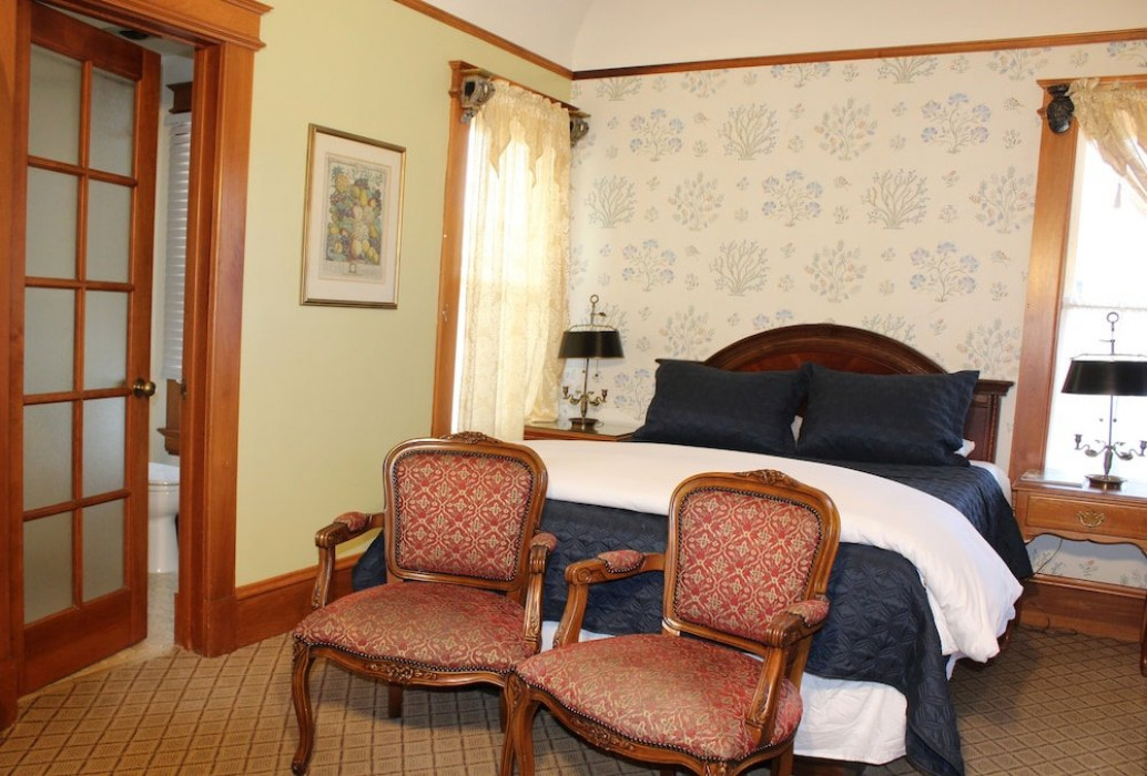 Queen Room & One Twin Bed