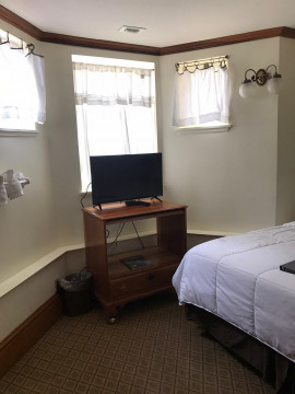 King Room & Two Twin Beds