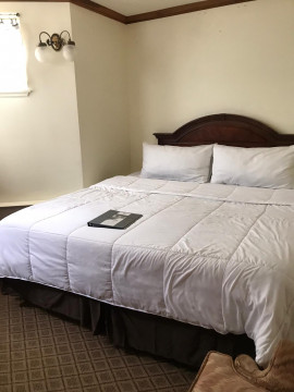 King Room & Two Twin Beds