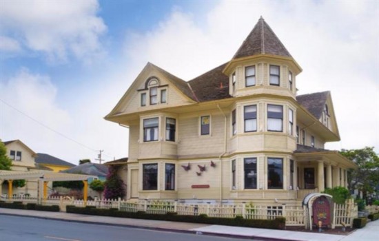 Pacific Grove Inn - Exterior View